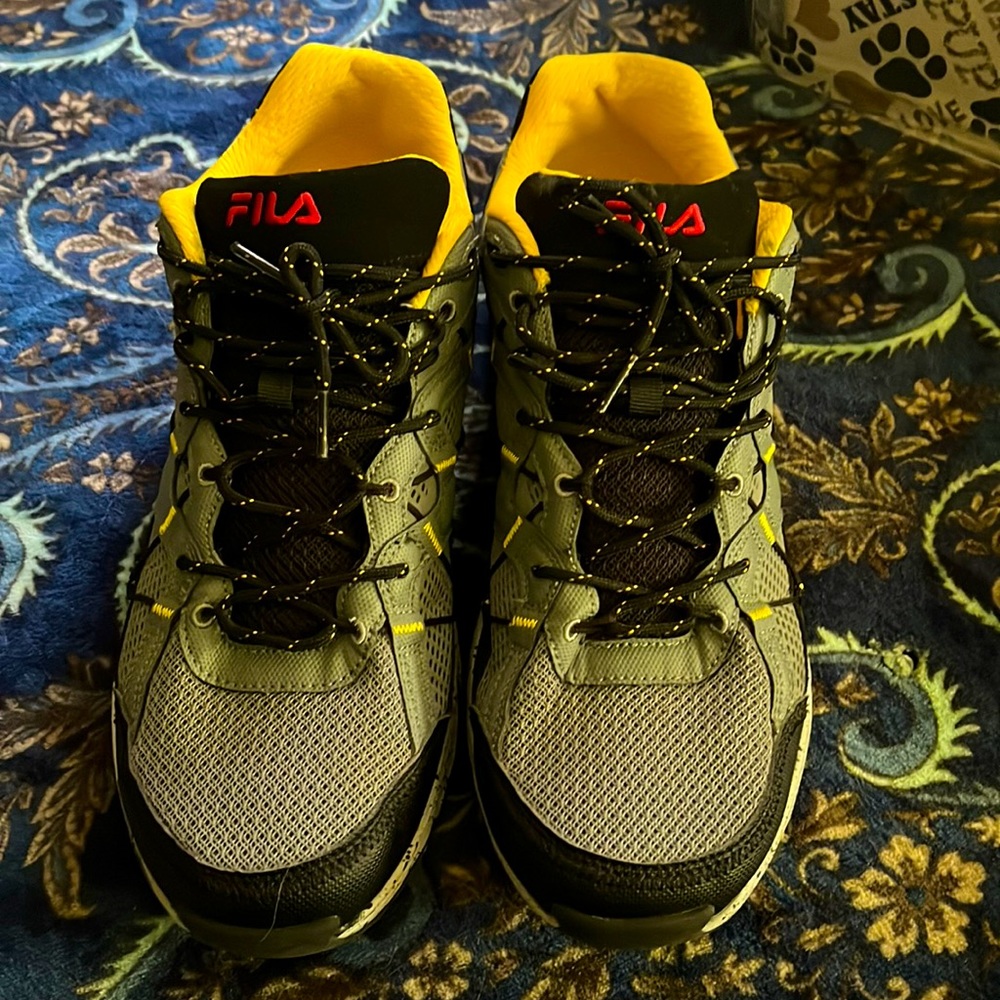 Men’s Fila Size 13